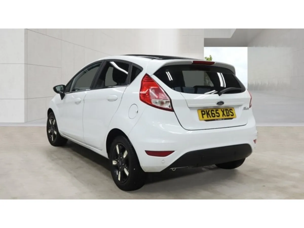 Ford Fiesta ZETEC WHITE EDITION A AUTUMN - Image 3