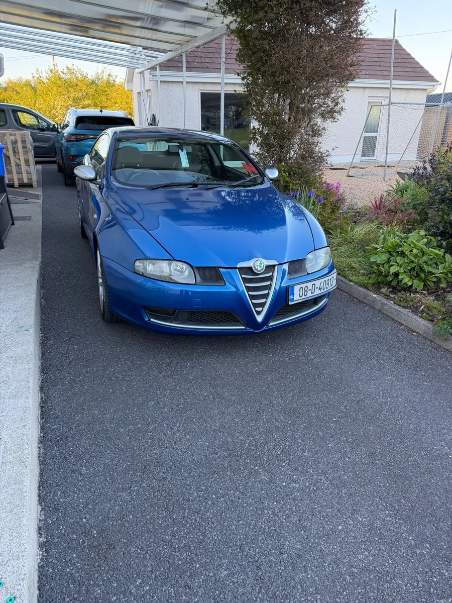 Alfa Romeo GT Low KM - Image 2