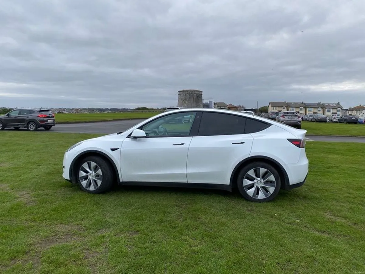 2023 Tesla Model Y with Towbar - Image 2