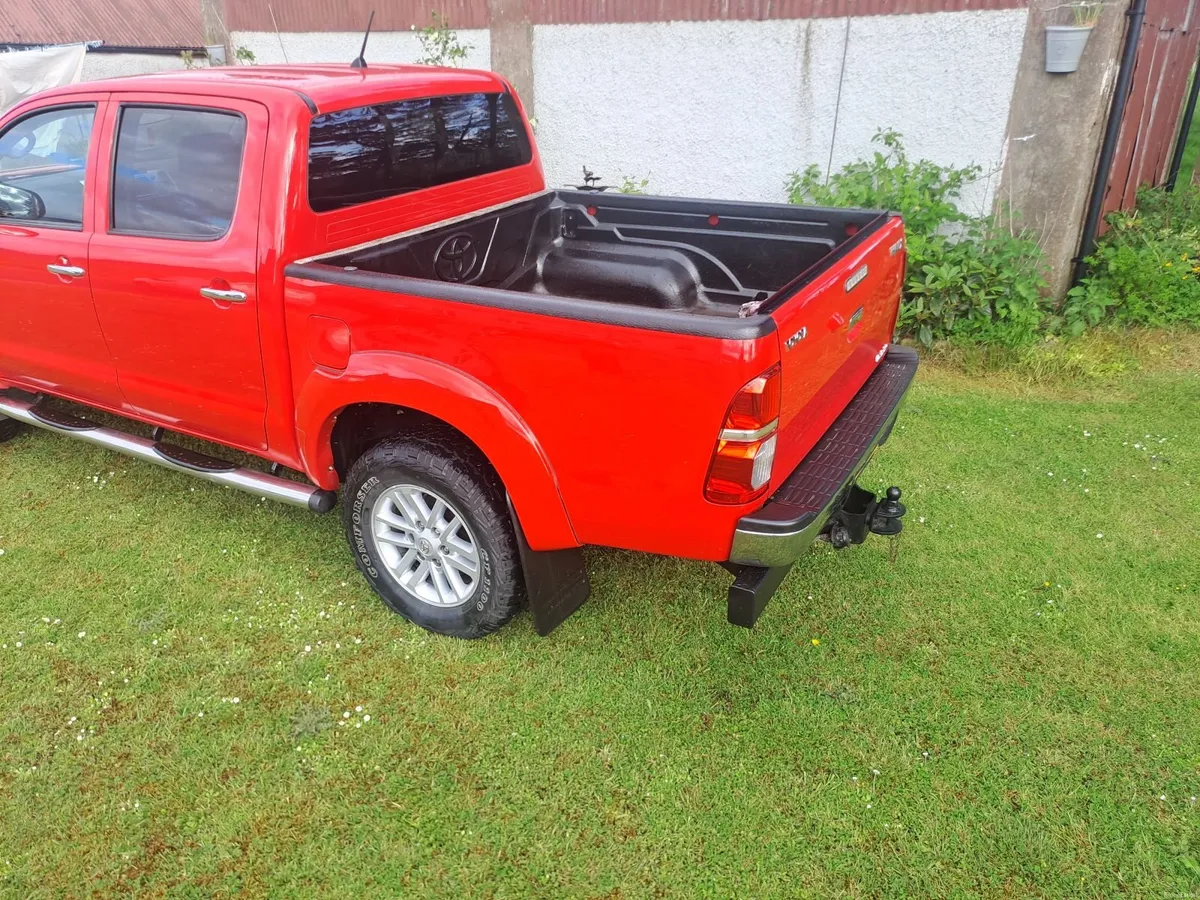 Toyota Hilux 2016 - Image 2
