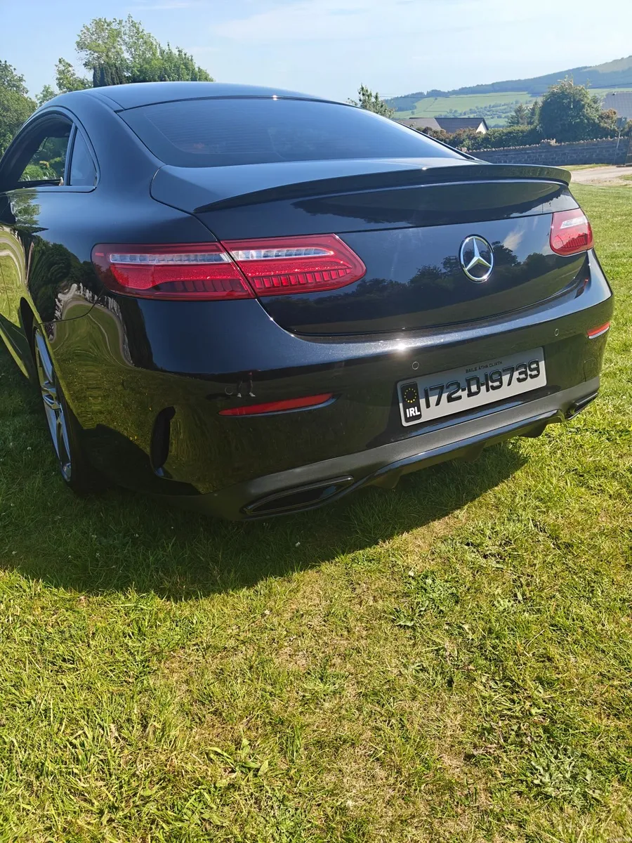 Obsidian Black E-Class AMG line 191 BHP - Image 2
