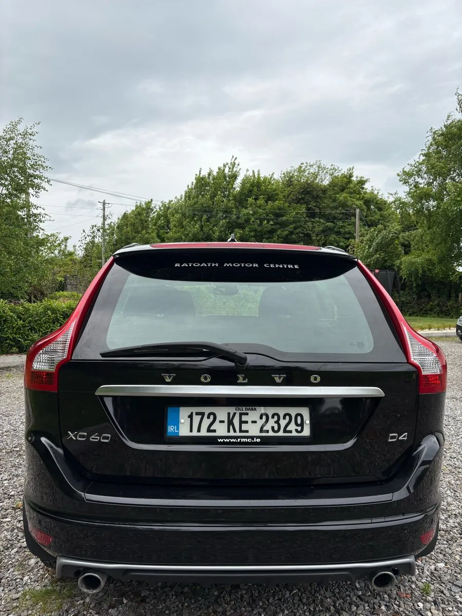 Volvo XC60 R-Design - Image 4