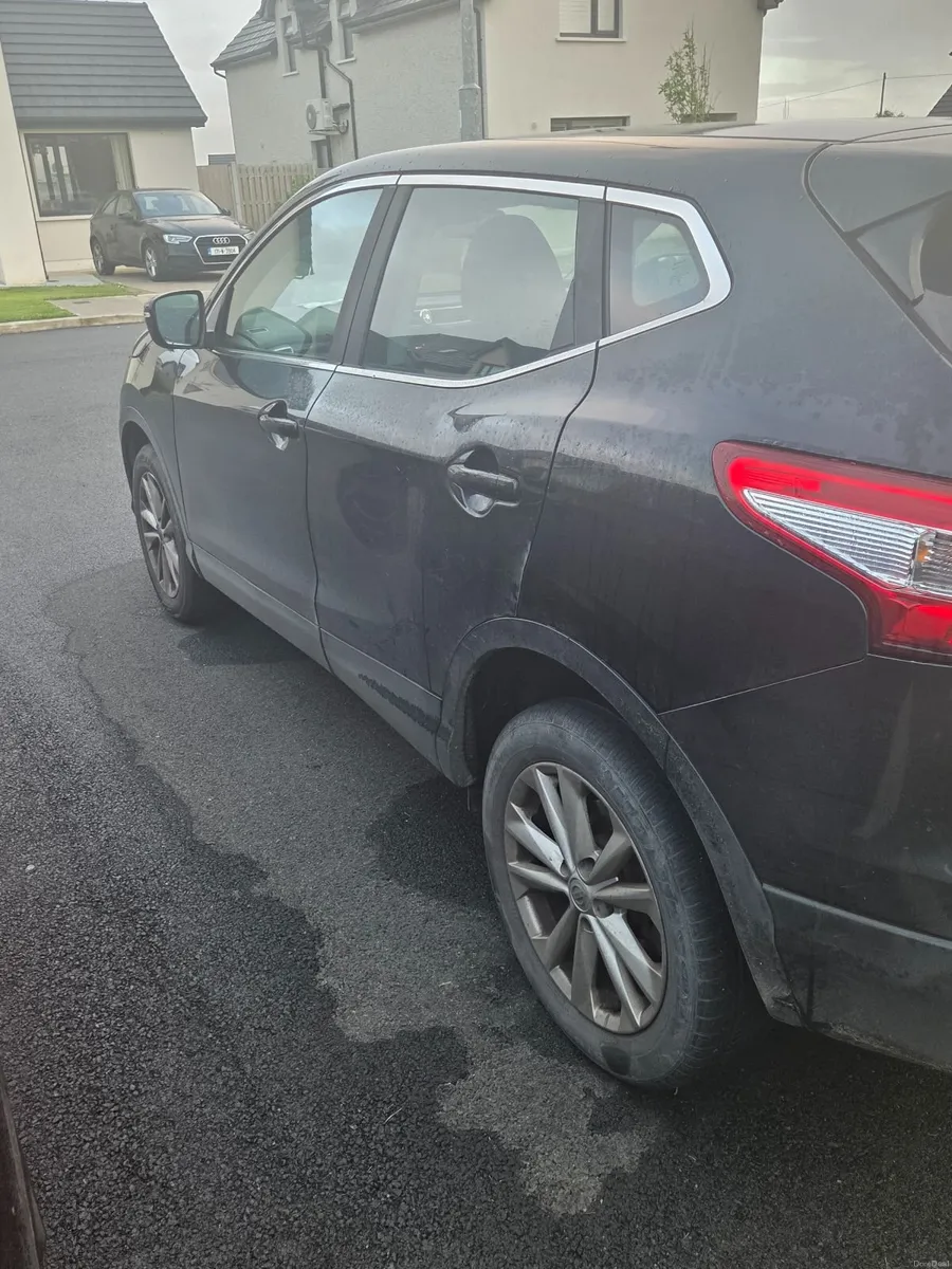 Nissan Qashqai 2015 - Image 3