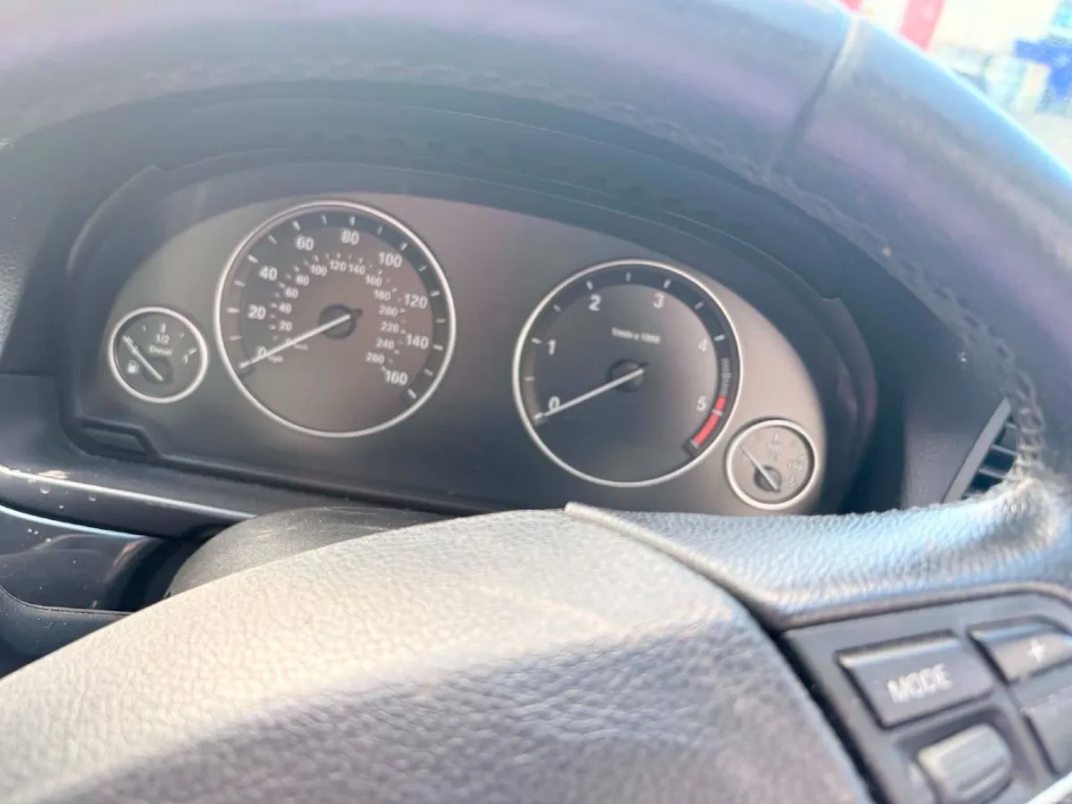 BMW 5-Series 2010 - Image 1