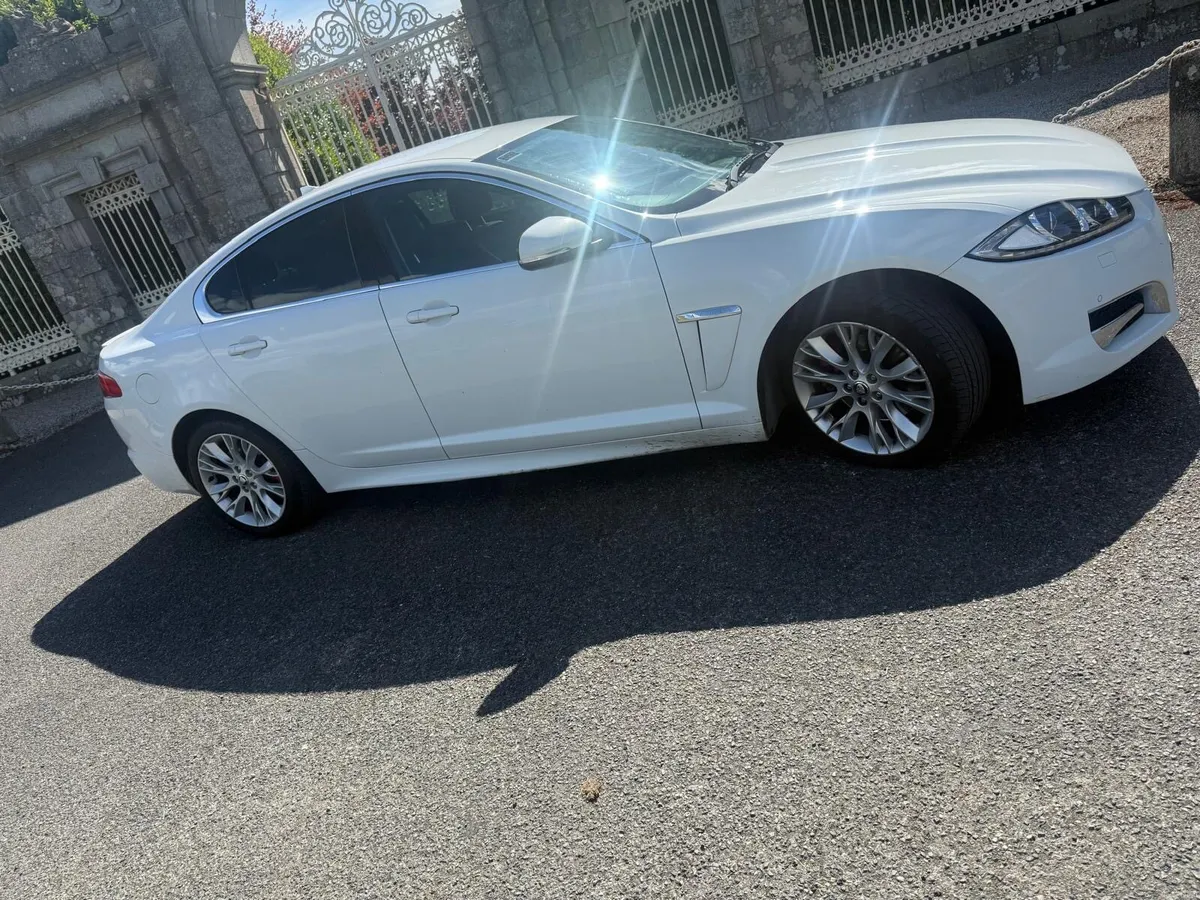 2013 Jaguar XF 2.2D R Sport - Image 2