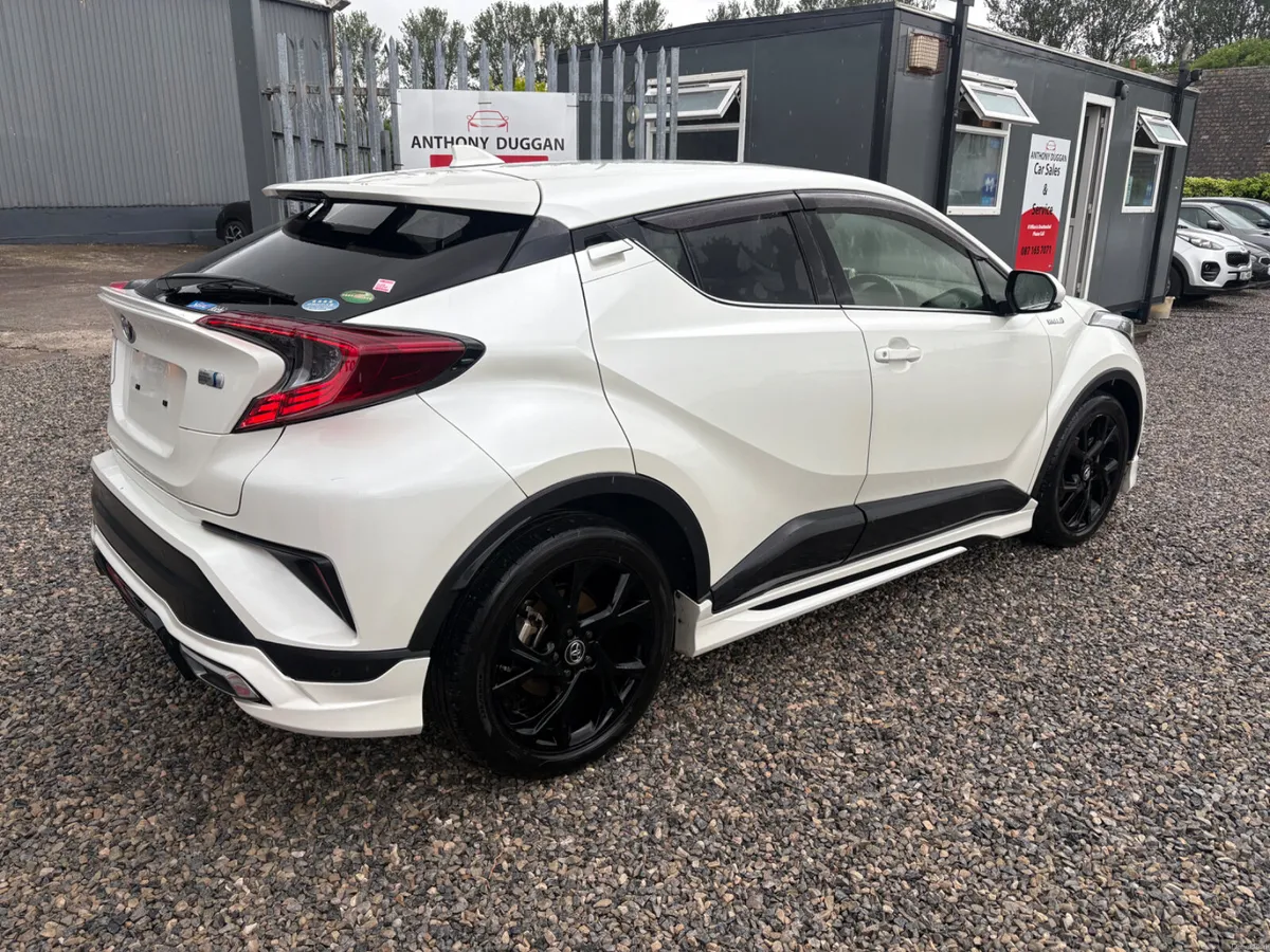 2019 Toyota C-hr Nero Edition 1.8 hybrid - Image 3