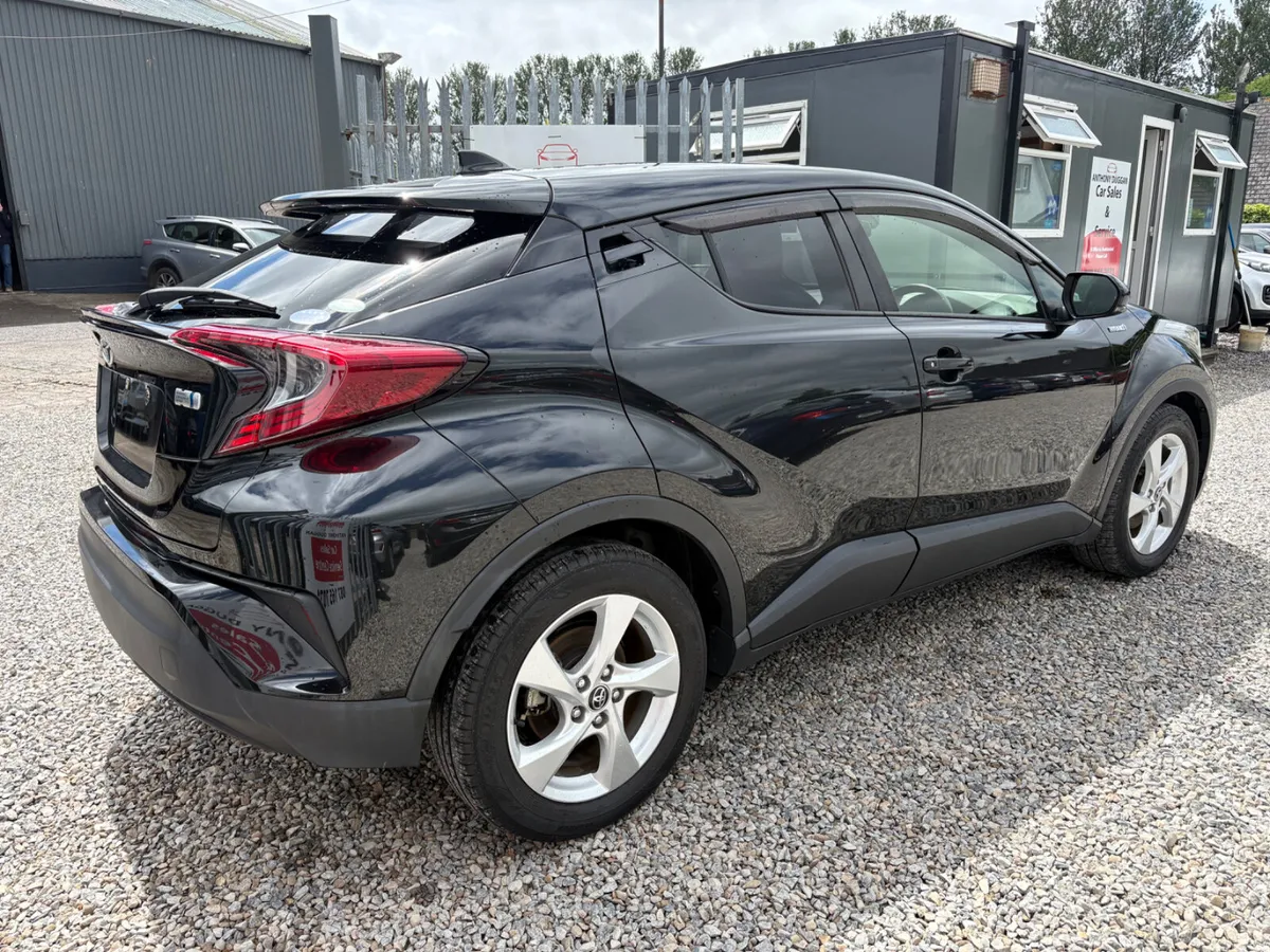 2018 Toyota C-hr 1.8 hybrid - Image 3