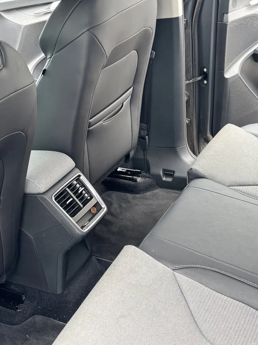 Skoda Enyaq 2023 - Image 3