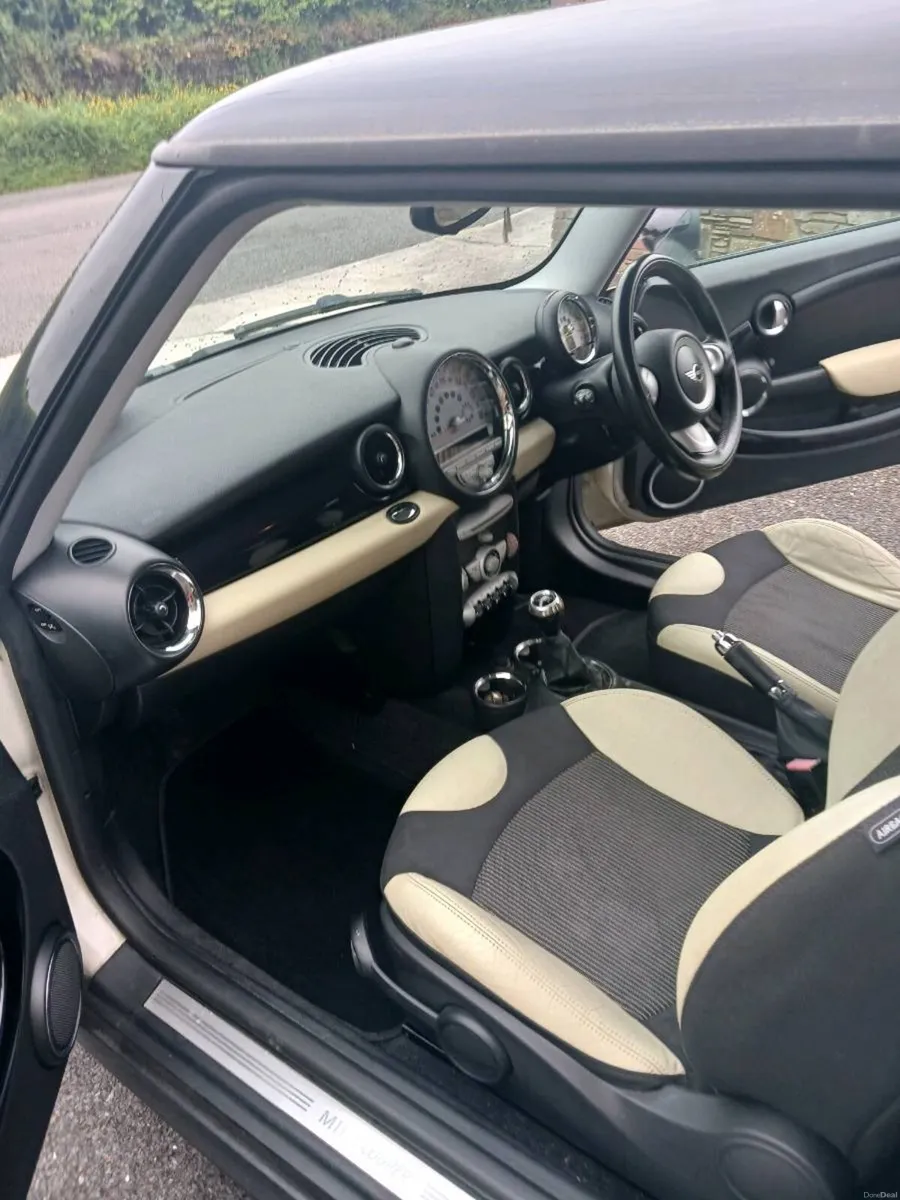 Motorcar - Image 3