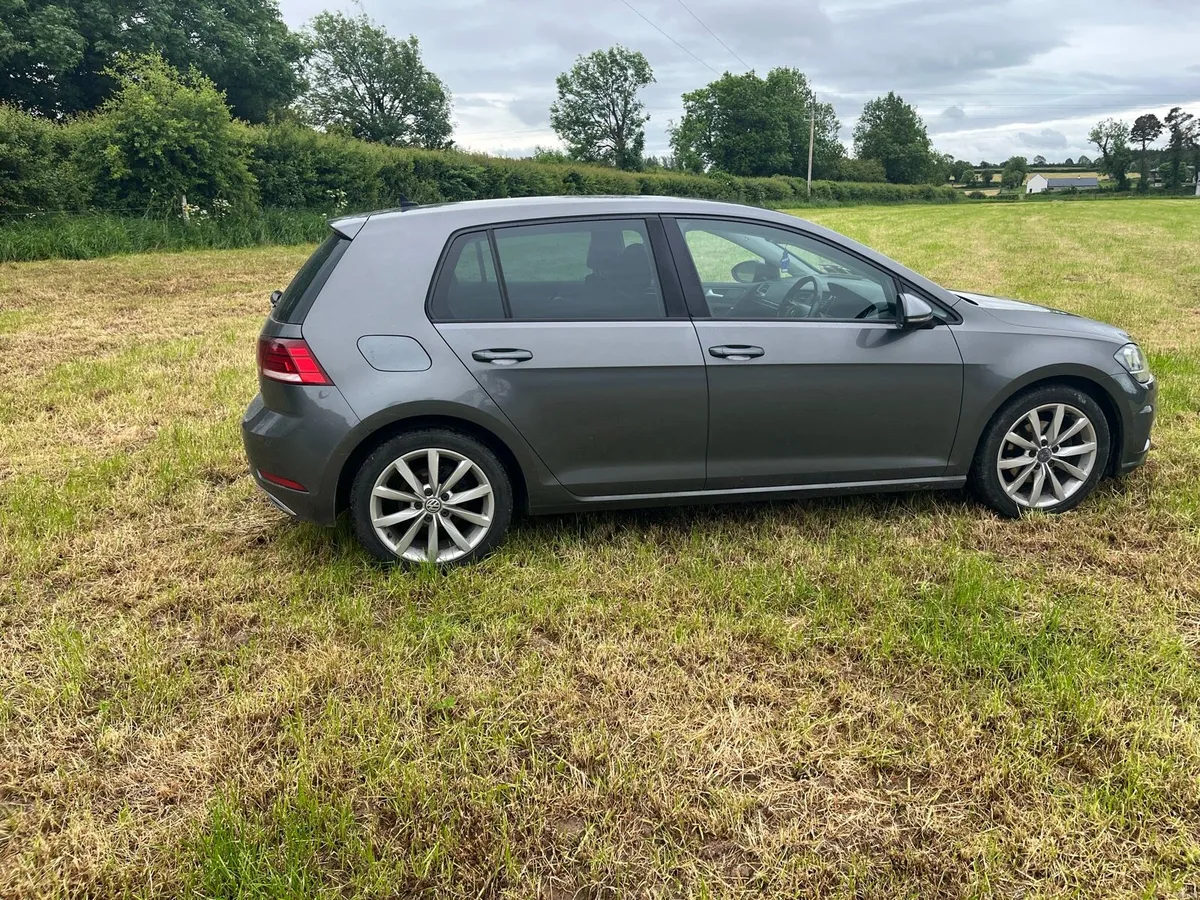 2017 Volkswagen Golf Highline 1.6 TDI - Image 2