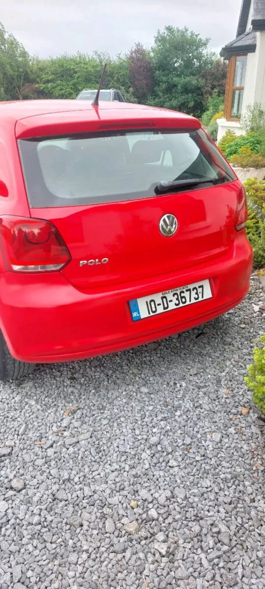 2010  Polo one owner two keys - Image 1