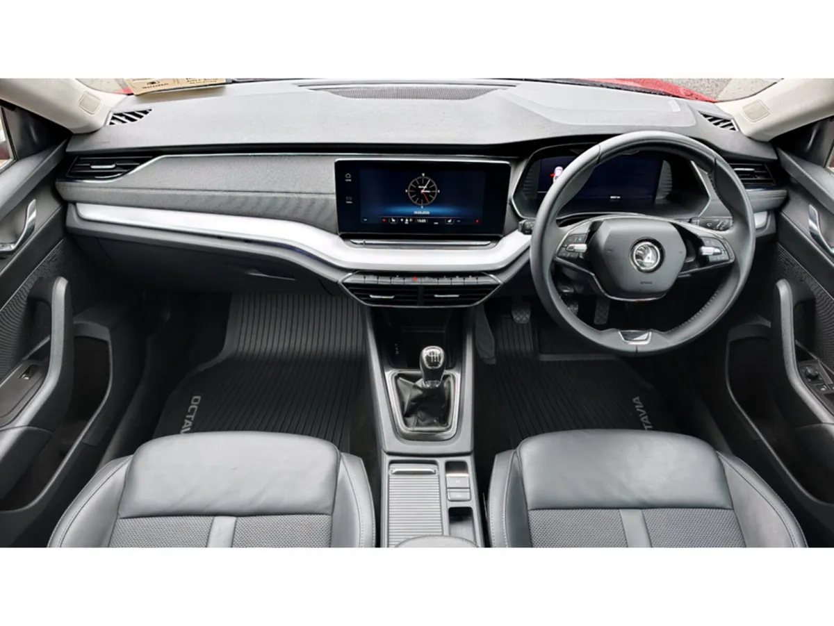 Skoda Octavia EDITION 30 2.0 TDI 115 BHP- HEATED S - Image 2