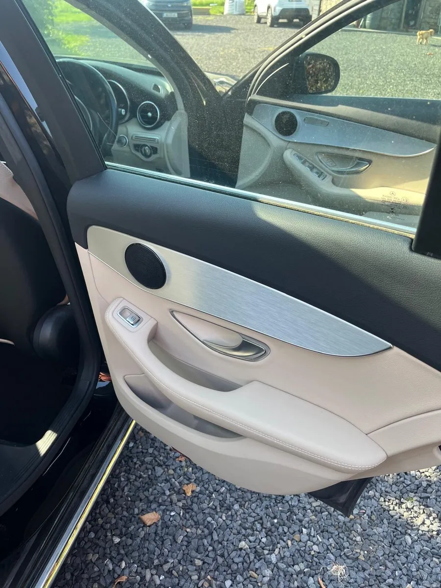 Mercedes-Benz C-Class 2018 - Image 2