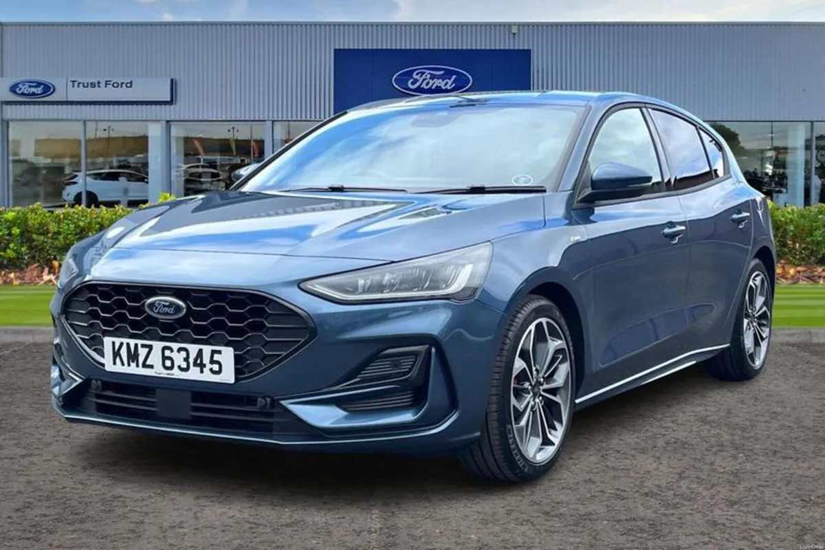 Ford Focus 1.0T EcoBoost MHEV ST-Line X Hatchback - Image 5