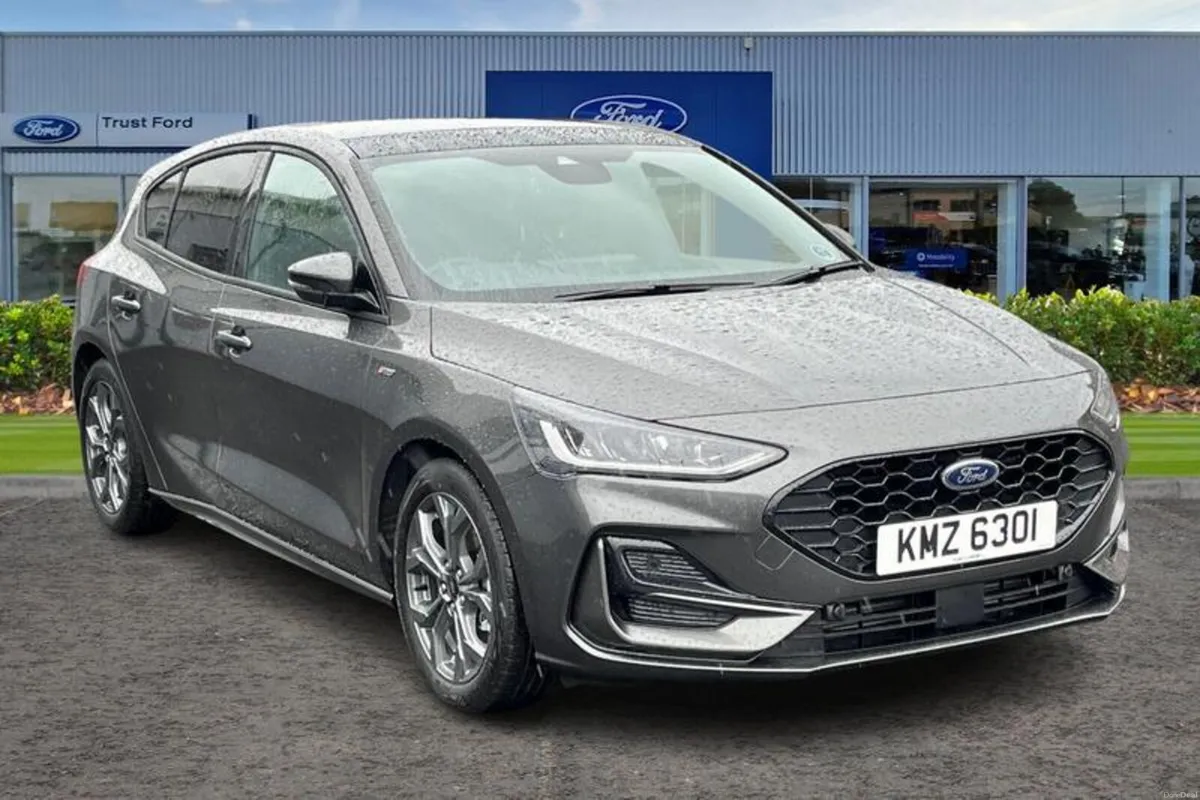 Ford Focus 1.0T EcoBoost MHEV ST-Line Hatchback 5d - Image 1