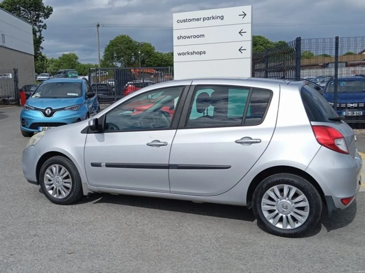 Renault Clio Dynamique 1.2 - Image 2