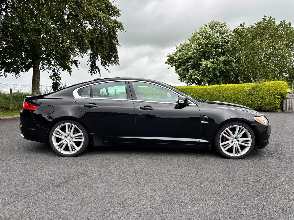 Jaguar XF - Image 2