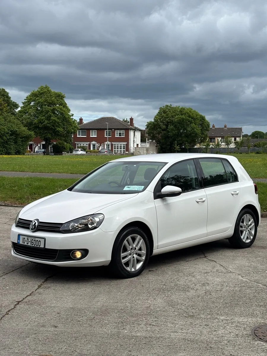 Volkswagen Golf 2010 - Image 1