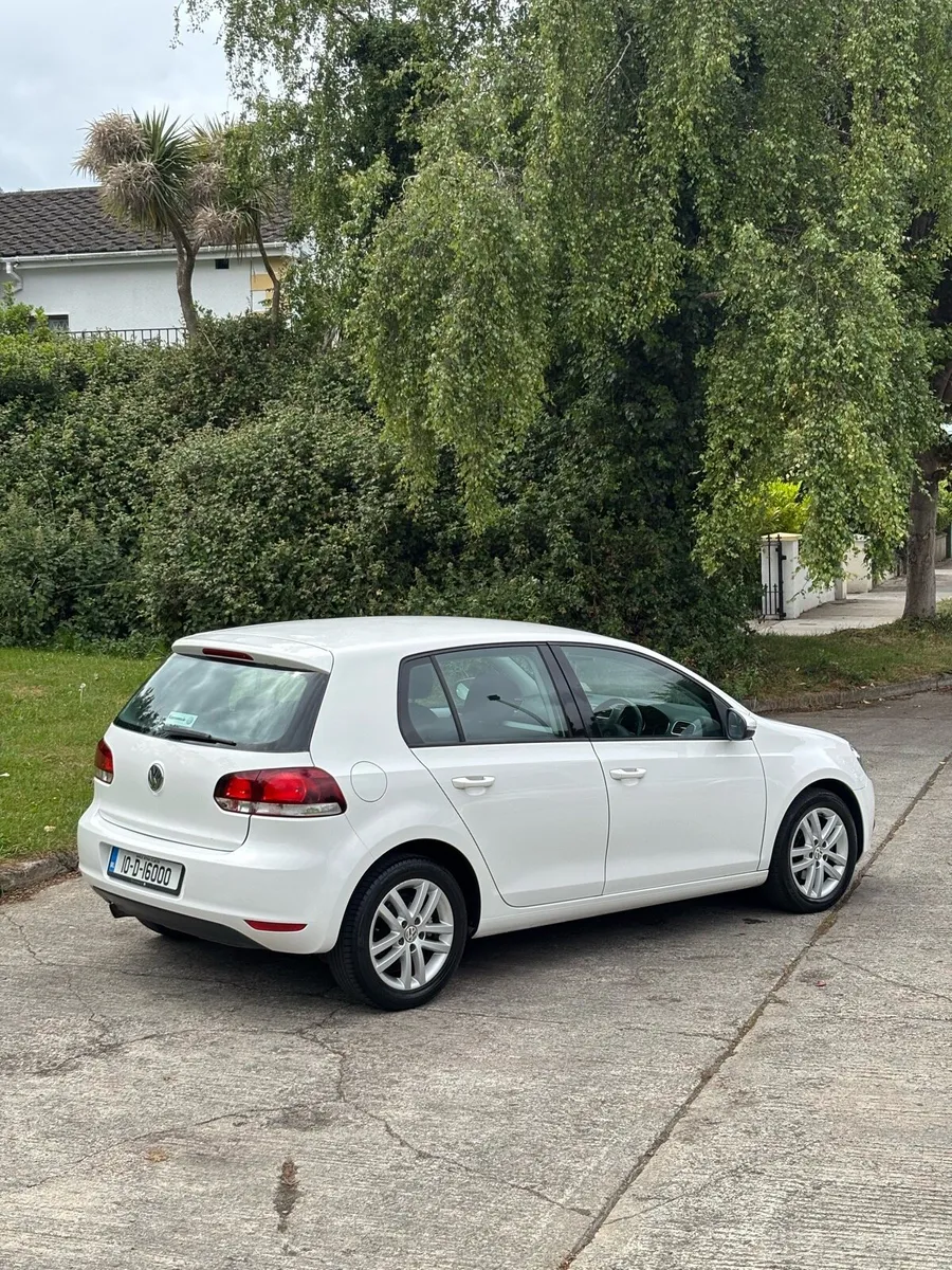 Volkswagen Golf 2010 - Image 4