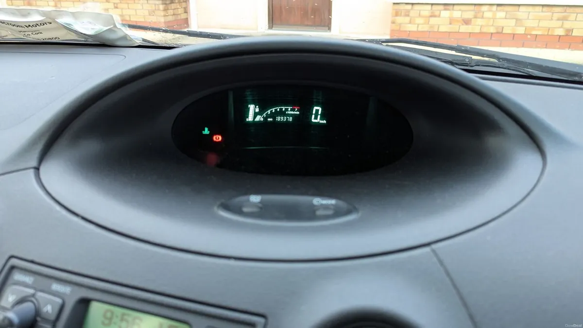 Toyota Yaris 2005 - Image 3
