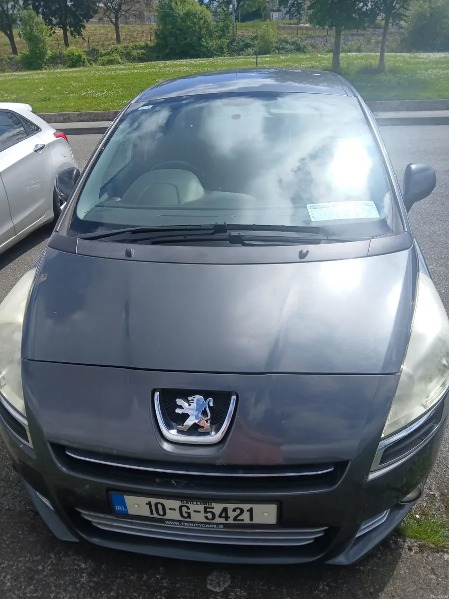 Peugeot 5008 2010 - Image 2