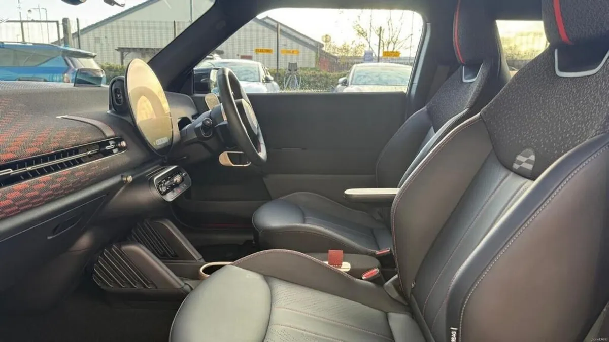 Mini Cooper S John Cooper Works - Image 2