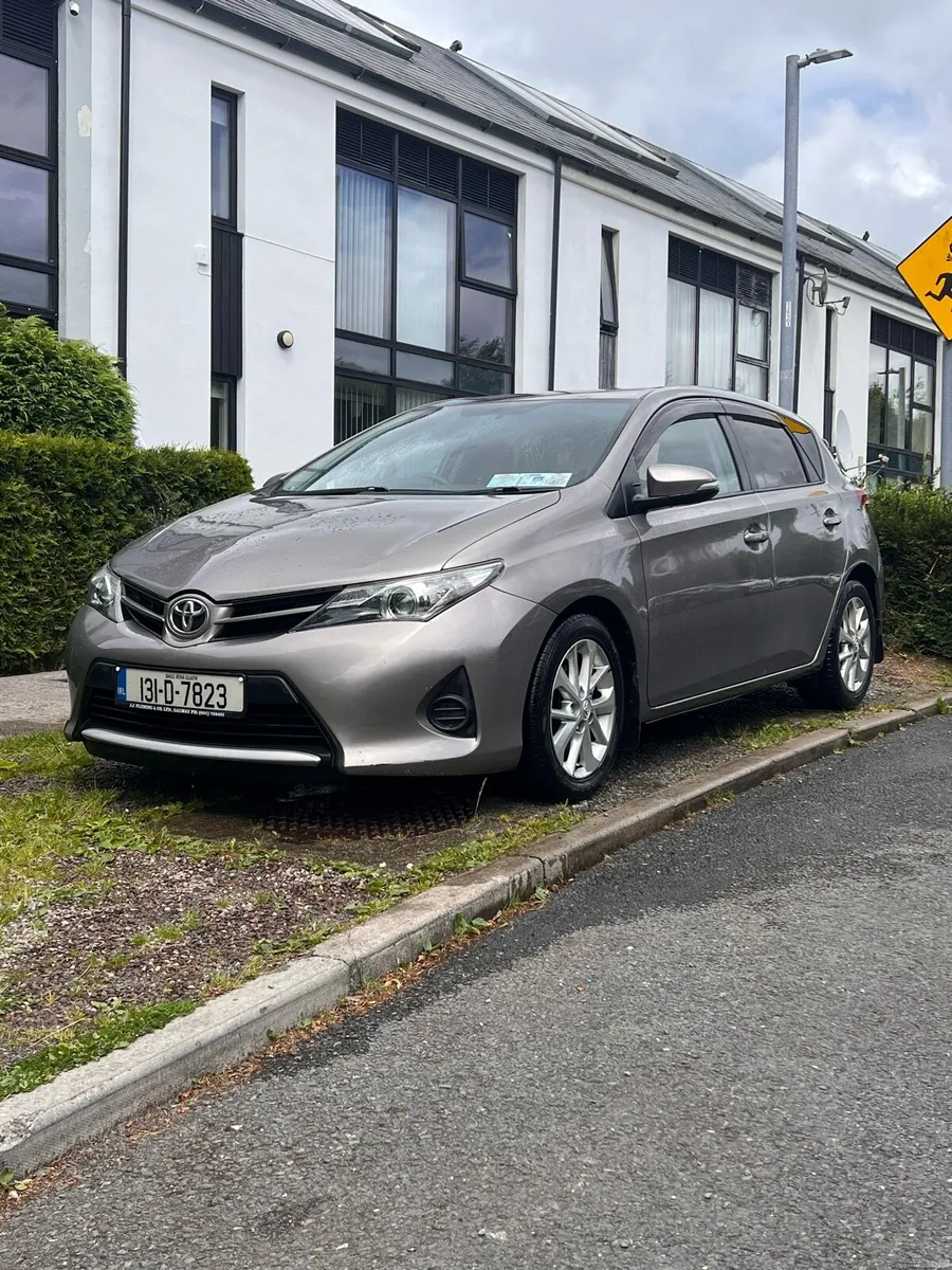 Toyota Auris Terra 1.4 Diesel - Image 1