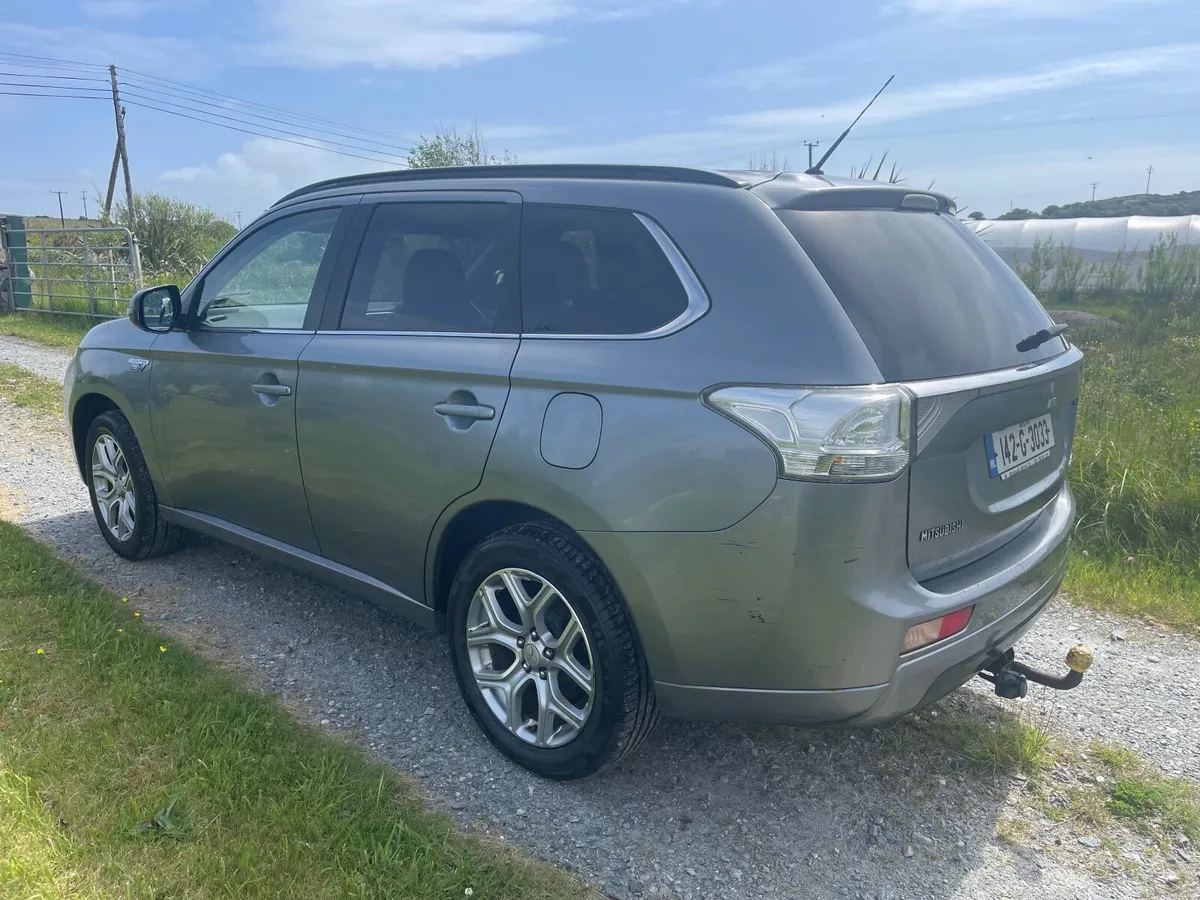 Mitsubishi Outlander PHEV- New NCT - Image 4