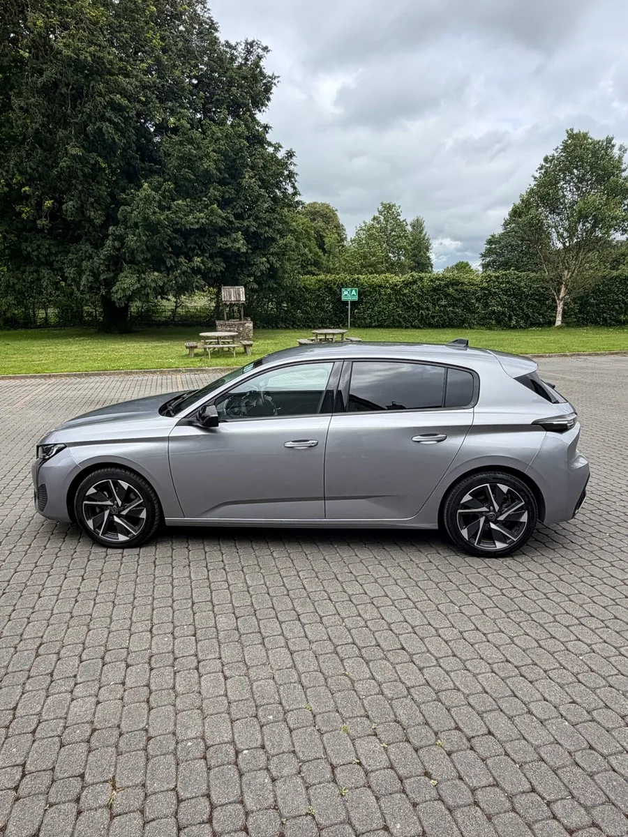 Peugeot 308 1.5 Allure AUTO - Image 2