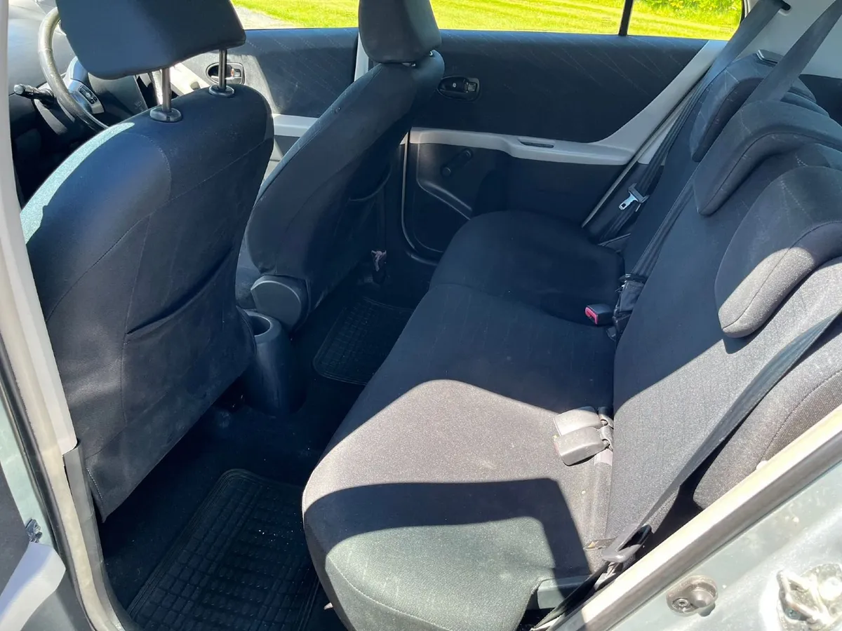 Toyota Yaris 2007 1.0 - Image 2