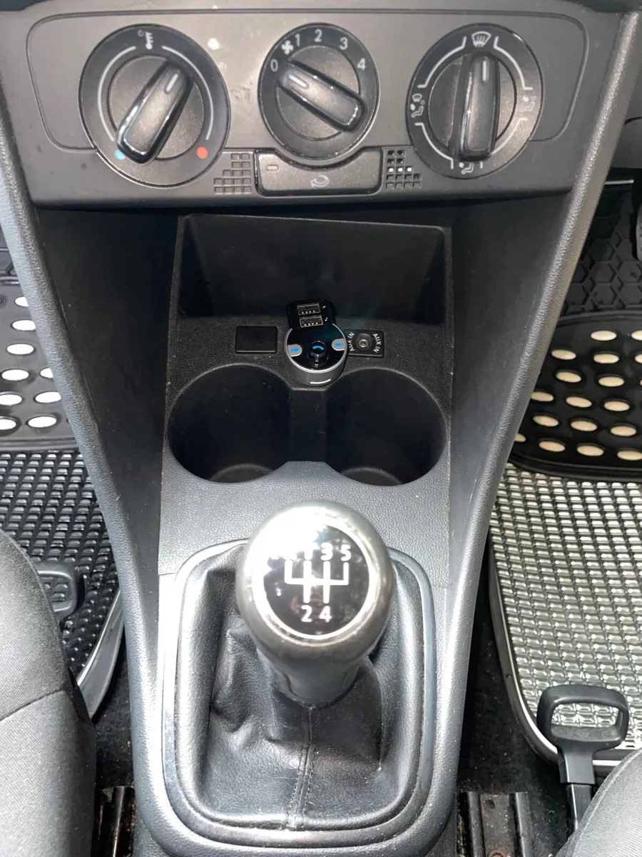 Volkswagen Polo 2011 - Image 4
