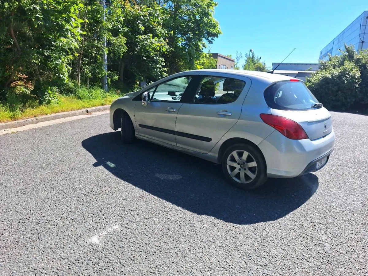 2012 Peugeot 308 diesel - Image 2