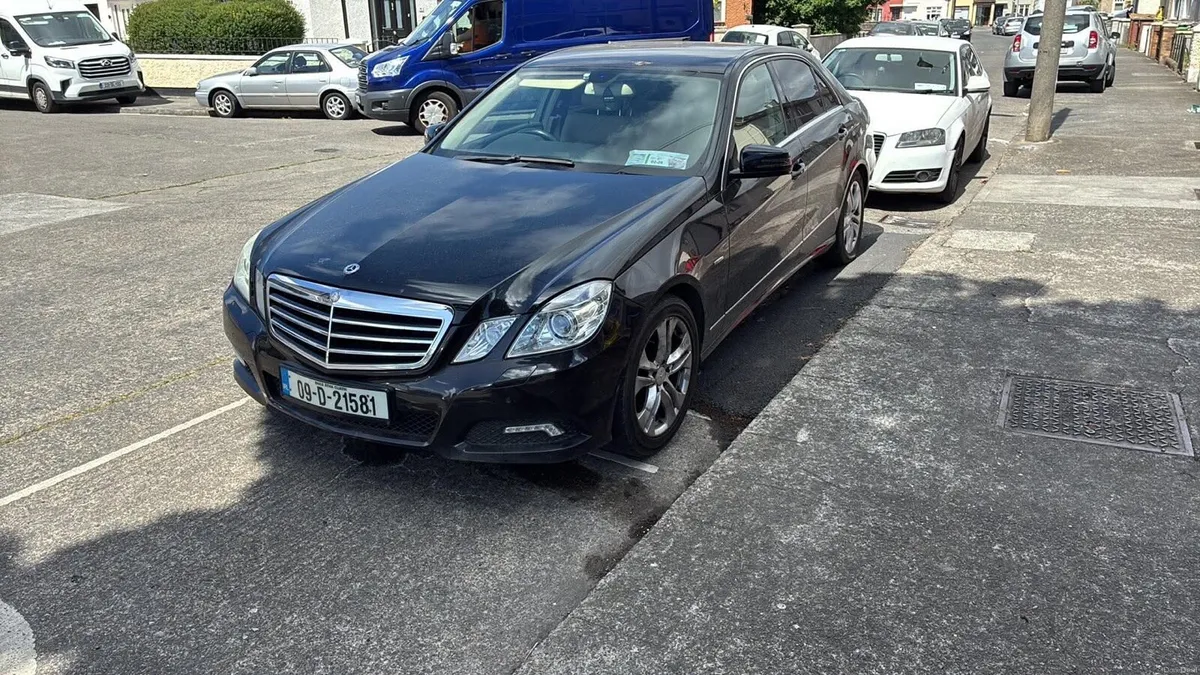 Mercedes E220 Automatic - Image 1