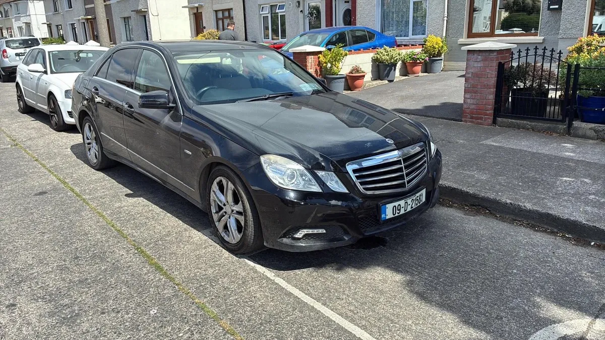 Mercedes E220 Automatic - Image 3