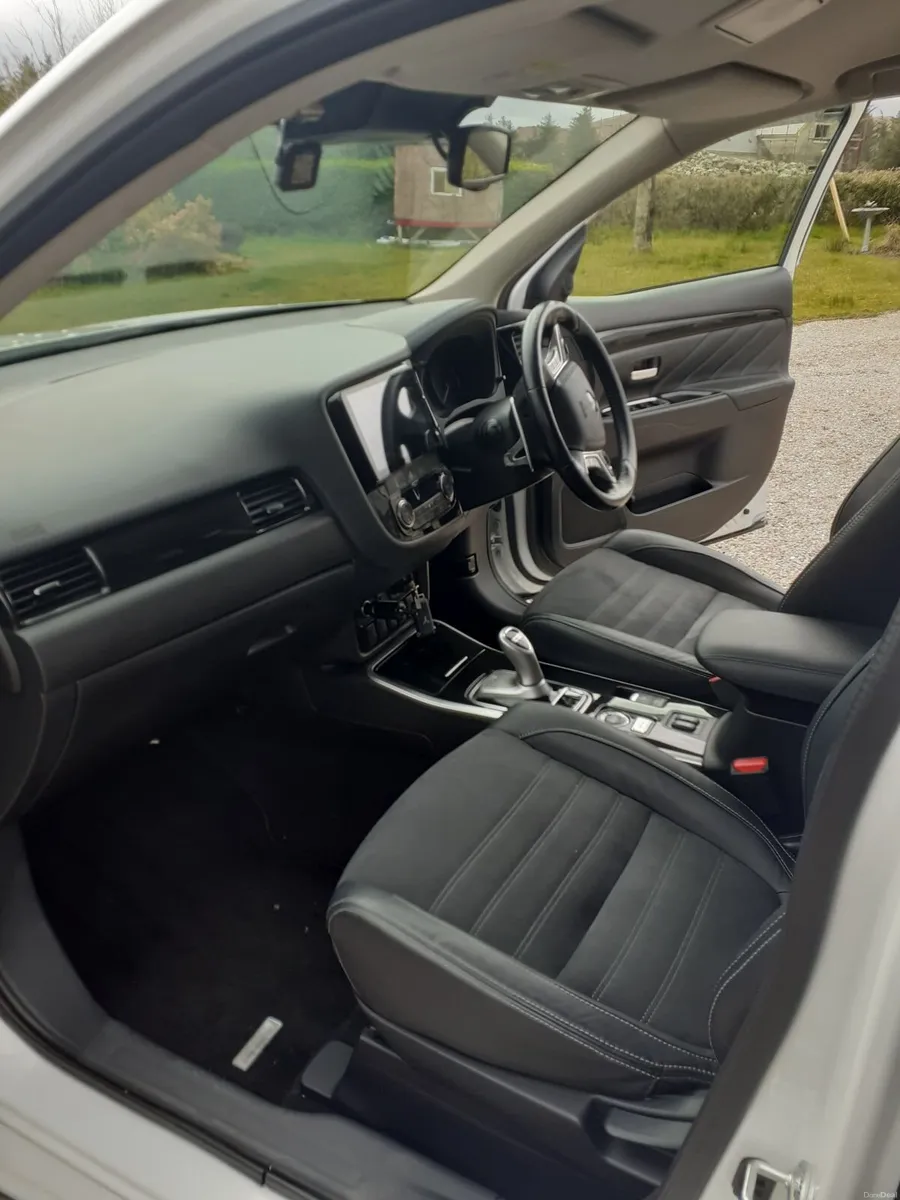 Mitsubishi Outlander 2018 - Image 2