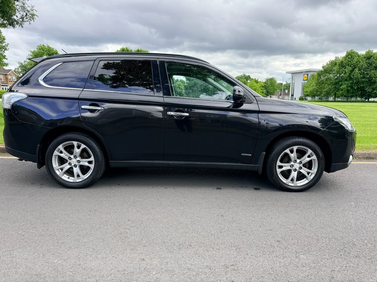 2013 Mitsubishi Outlander GX4 4WD – 7 Seater - Image 2
