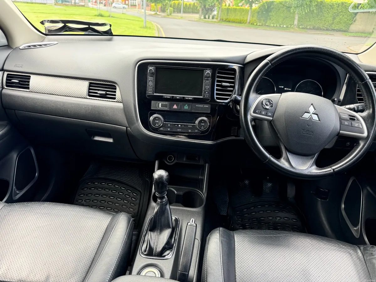2013 Mitsubishi Outlander GX4 4WD – 7 Seater - Image 4