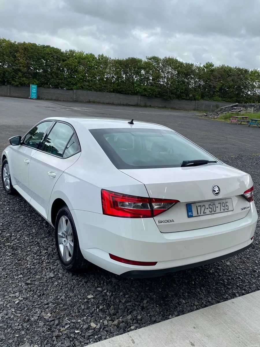2017 Skoda superb - Image 2