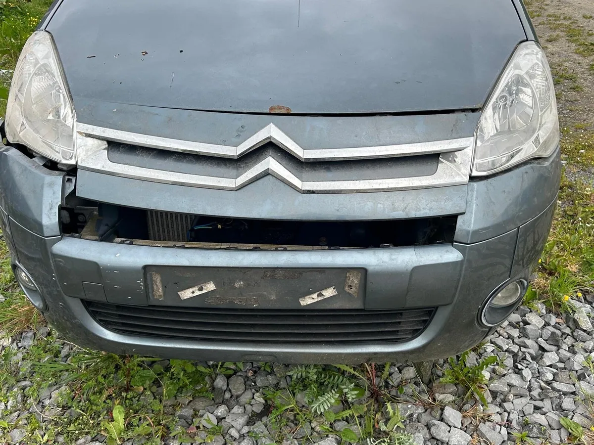 Berlingo Multispace wheelchair van for breaking - Image 1