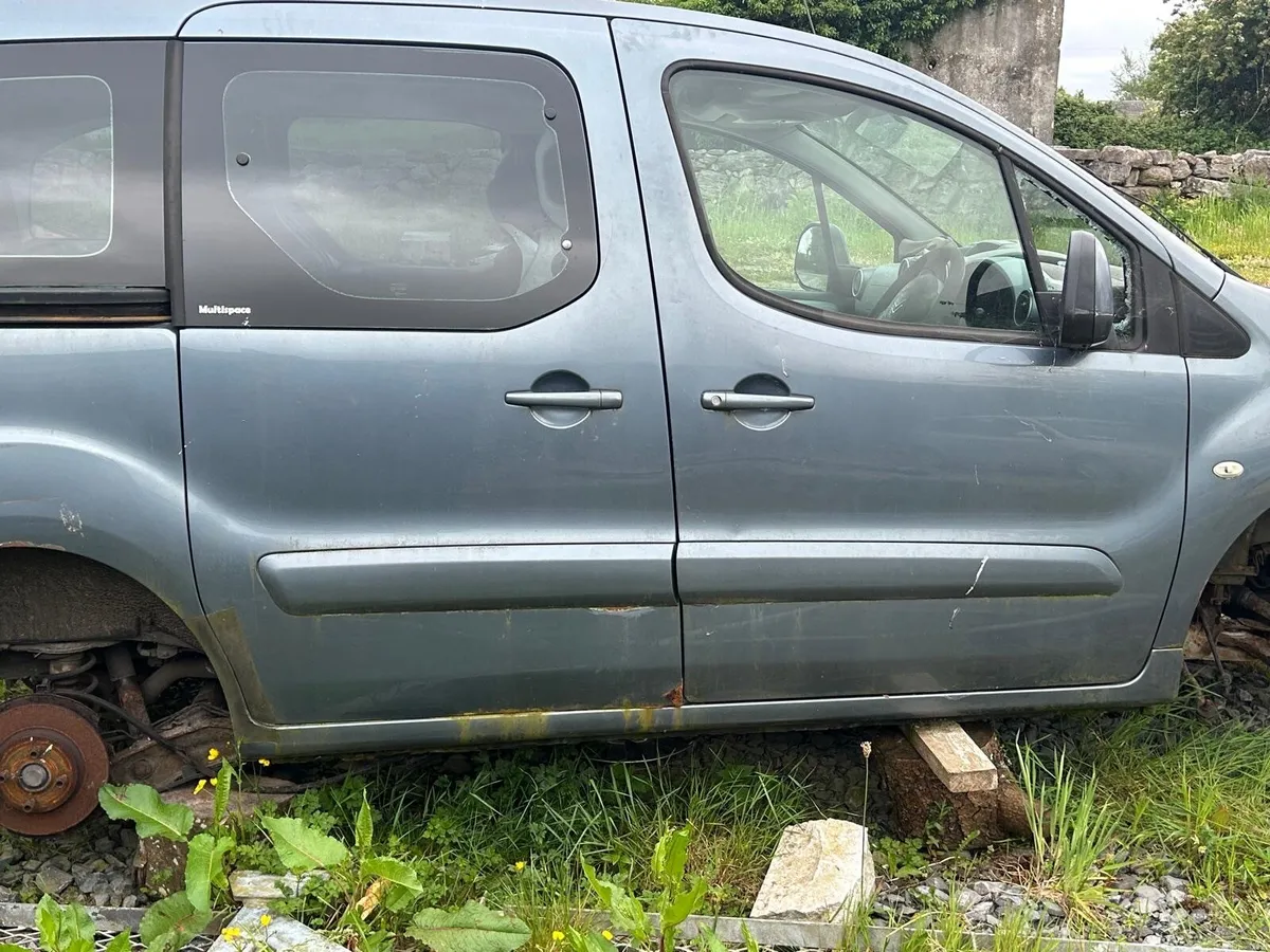 Berlingo Multispace wheelchair van for breaking - Image 3