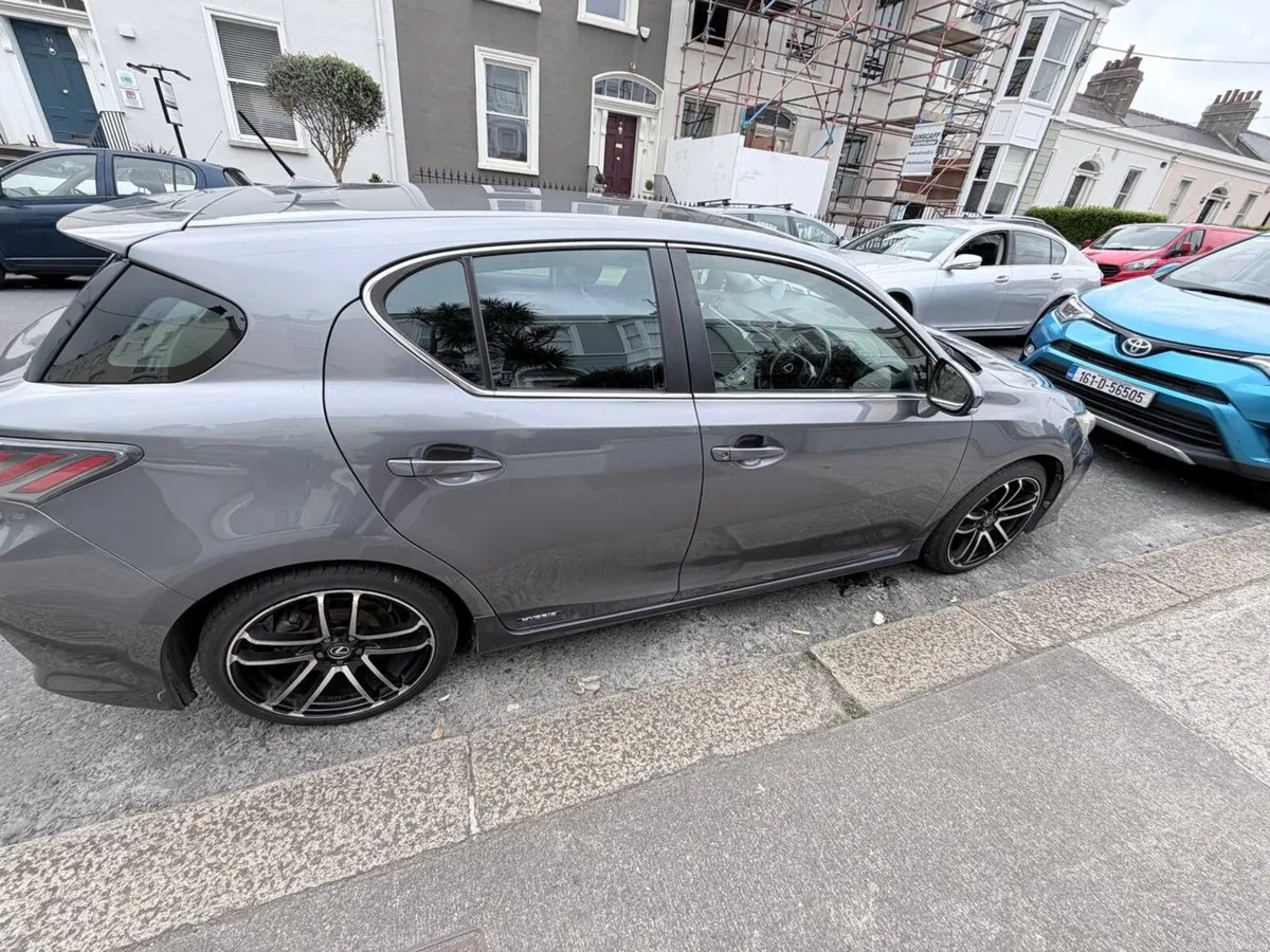 Lexus CT200h - Automatic Hybrid - Only 97,000 km - Image 1