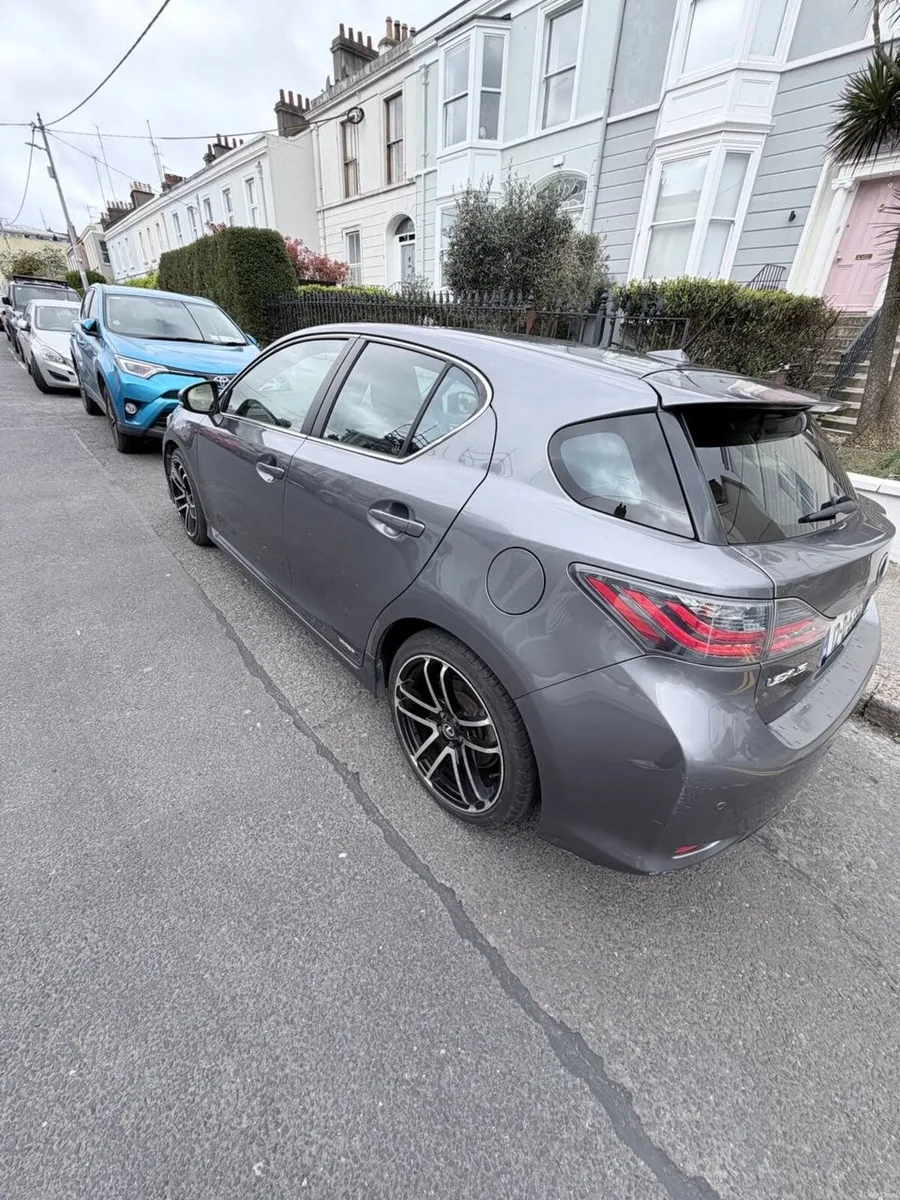Lexus CT200h - Automatic Hybrid - Only 97,000 km - Image 2