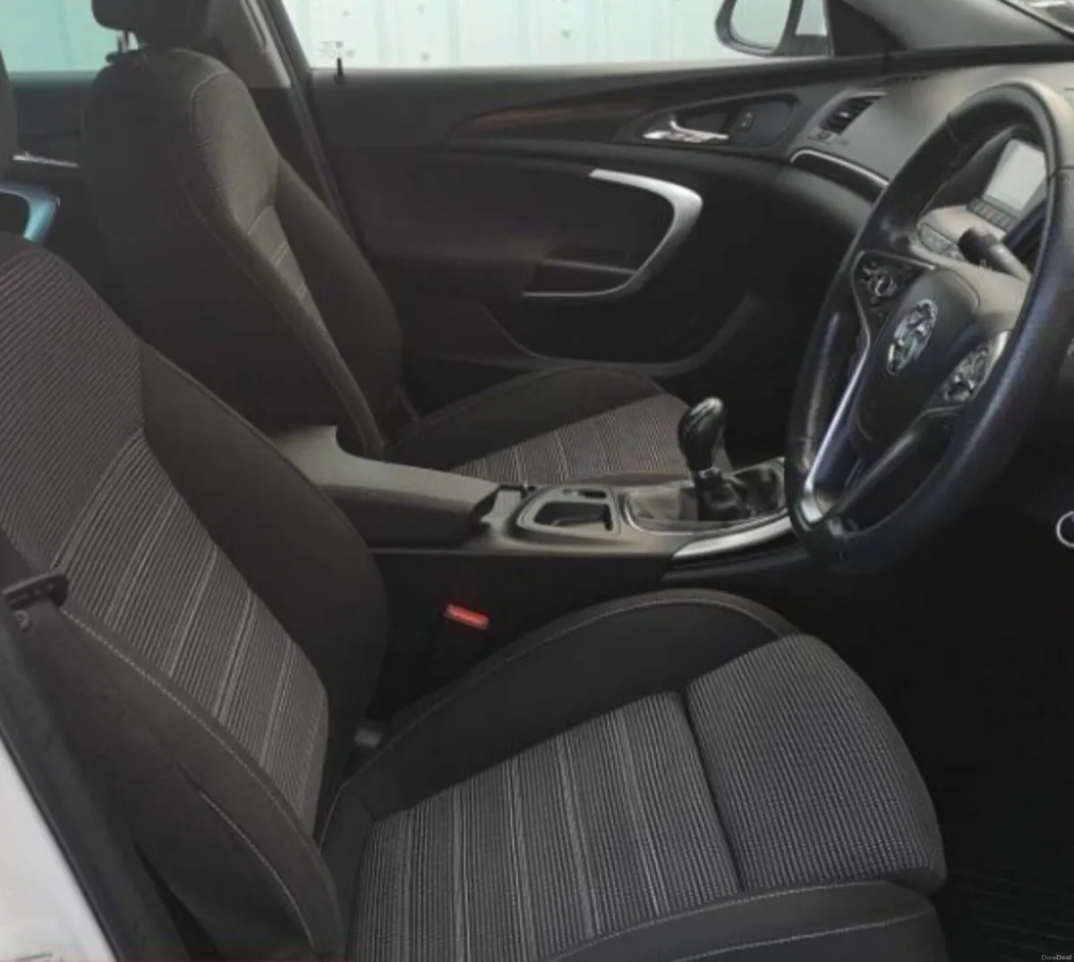 **VAUXHALL INSIGNIA 2.0 SRI DIESEL** - Image 5