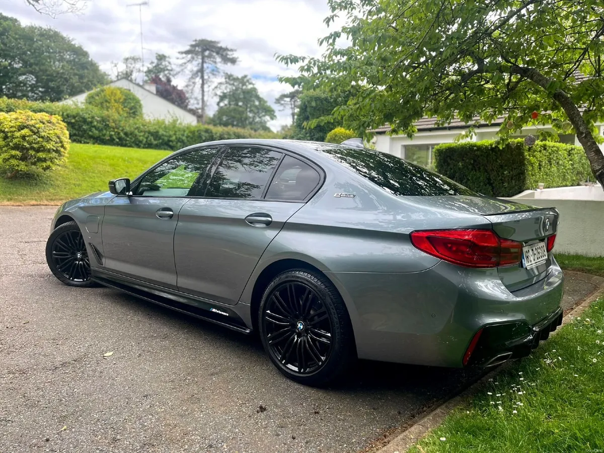 BMW 5-Series 530e M-Sport Excellent Condition - Image 4