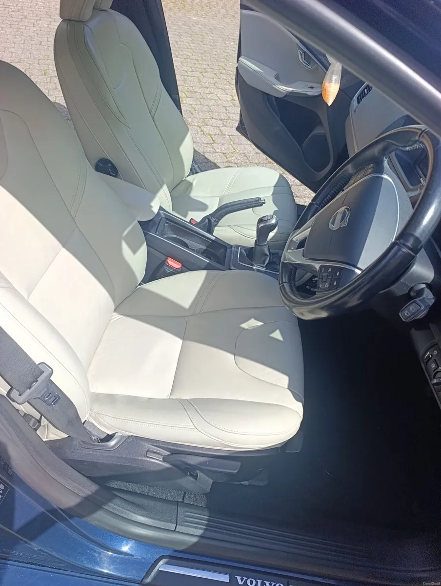 Volvo V40 1.6 d - Image 3