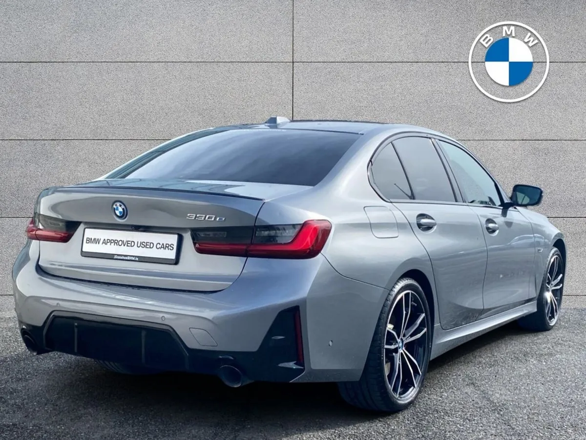BMW 3-Series 330e M Sport Saloon - Image 3