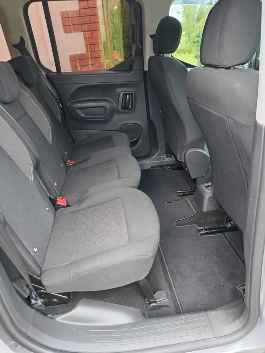 Peugeot Rifter 5 seater (Not wheelchair adapted) - Image 6