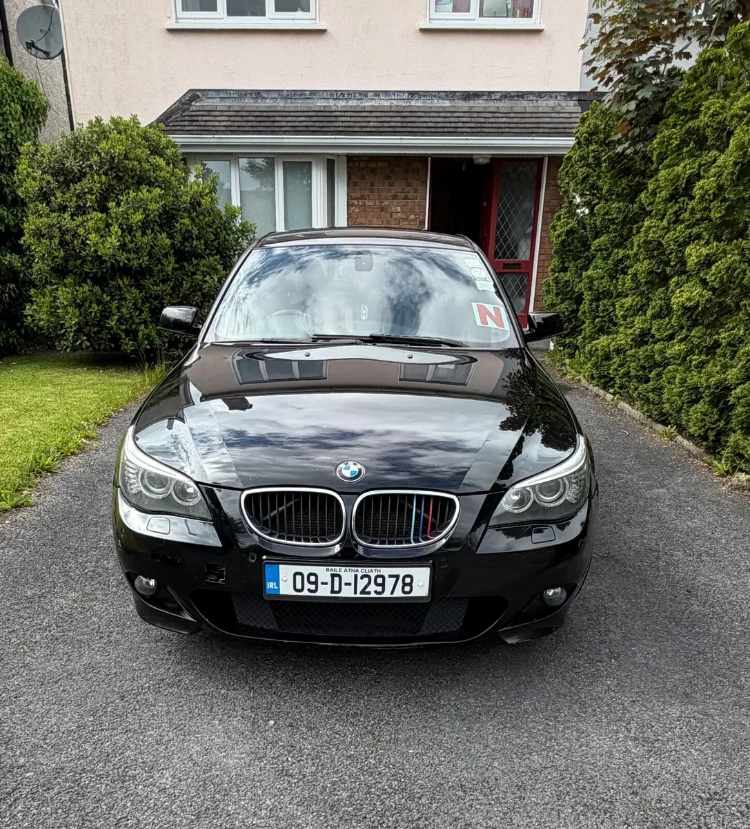 BMW 5-Series 2009 - Image 1