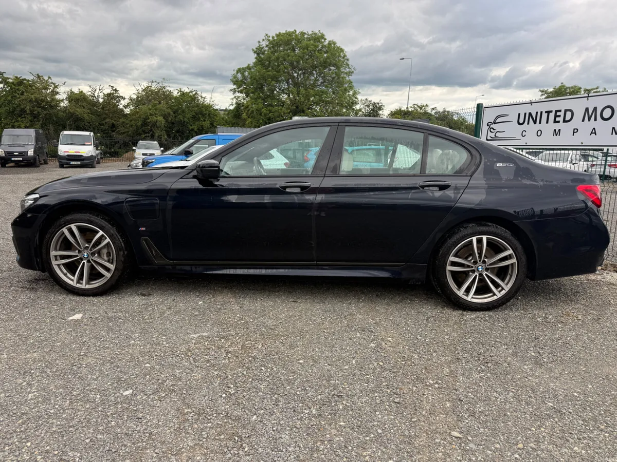 BMW 7-Series 2019 - Image 6