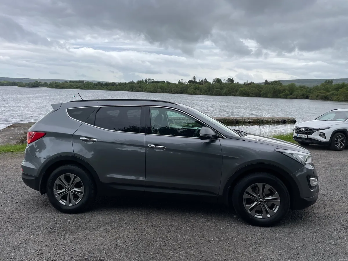 Hyundai Santa Fe 2015 2.2 diesel 7 seater 4x4 - Image 2